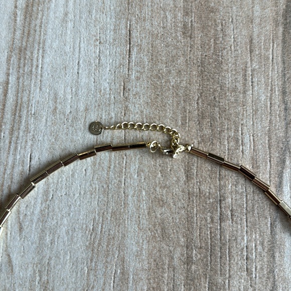 House of Harlow 1960 Green & Gold Necklace - Picture 4 of 5